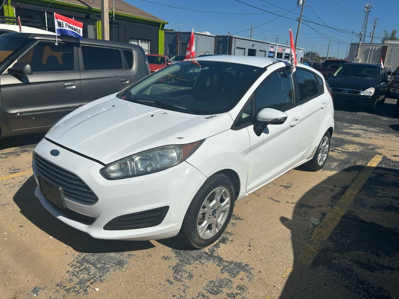 2015 Ford Fiesta Se - Фото 2