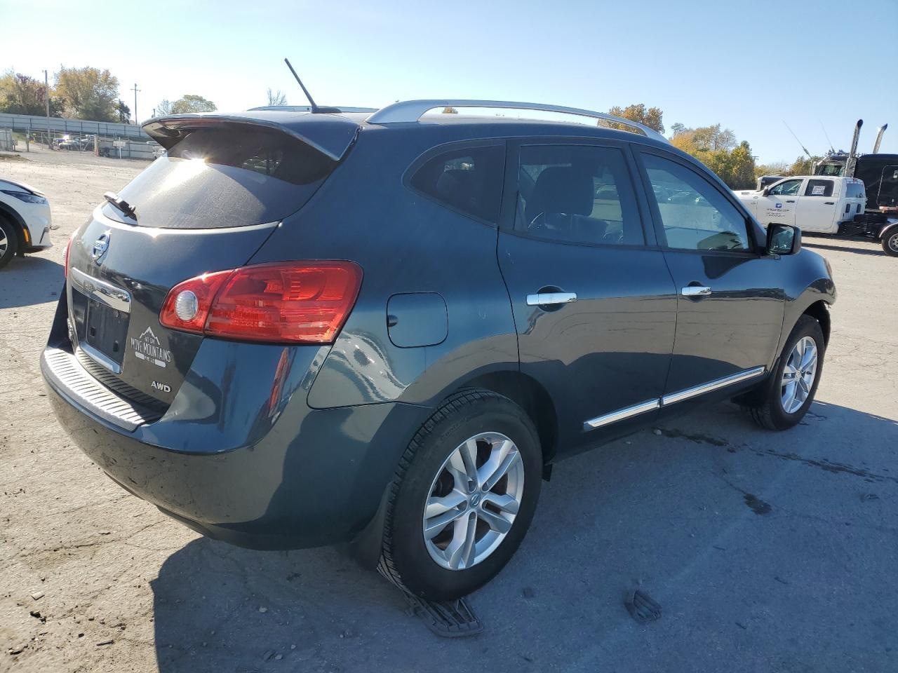 2015 Nissan Rogue Select S - Фото 3