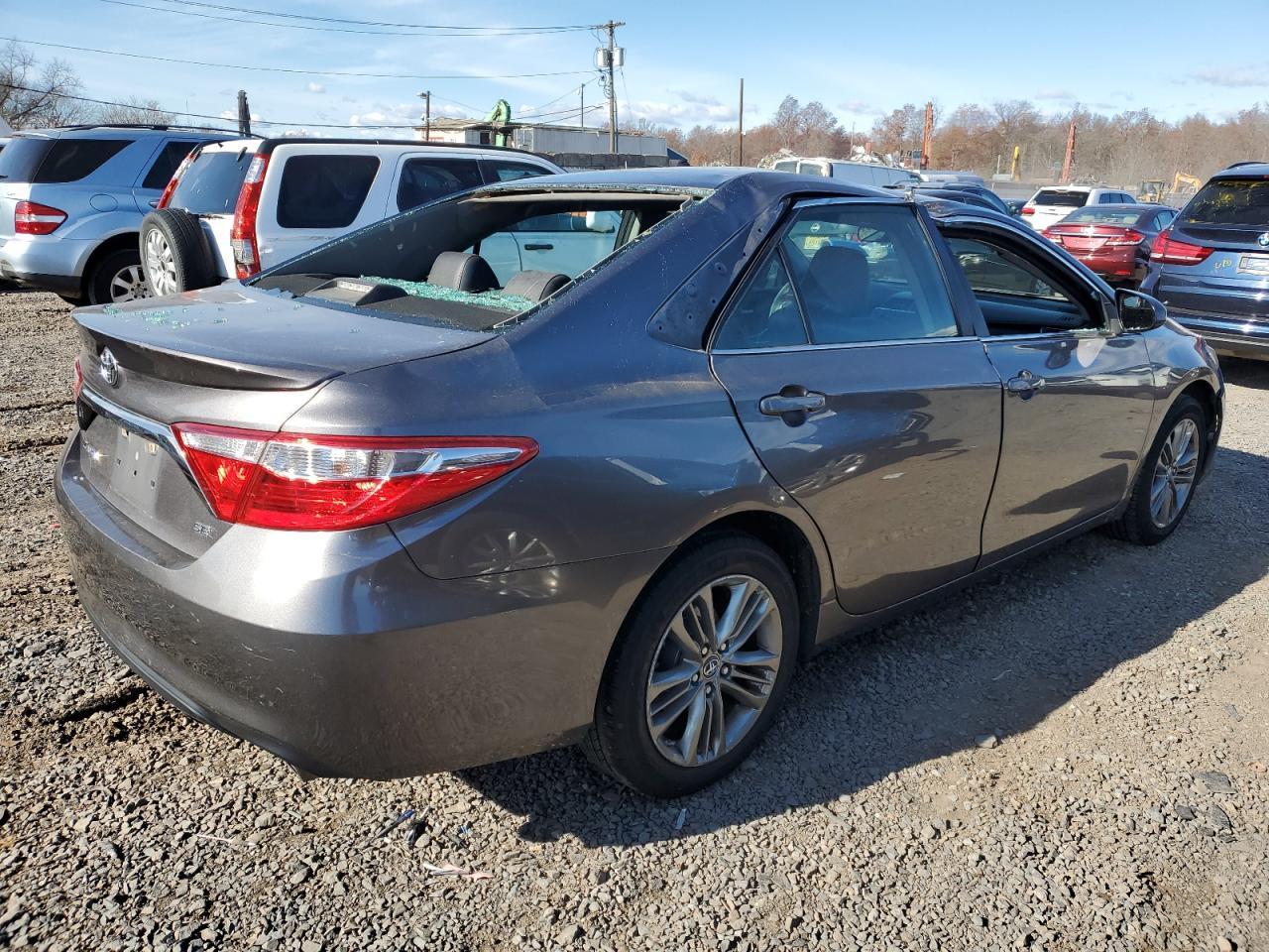 2017 Toyota Camry Le - Image 3