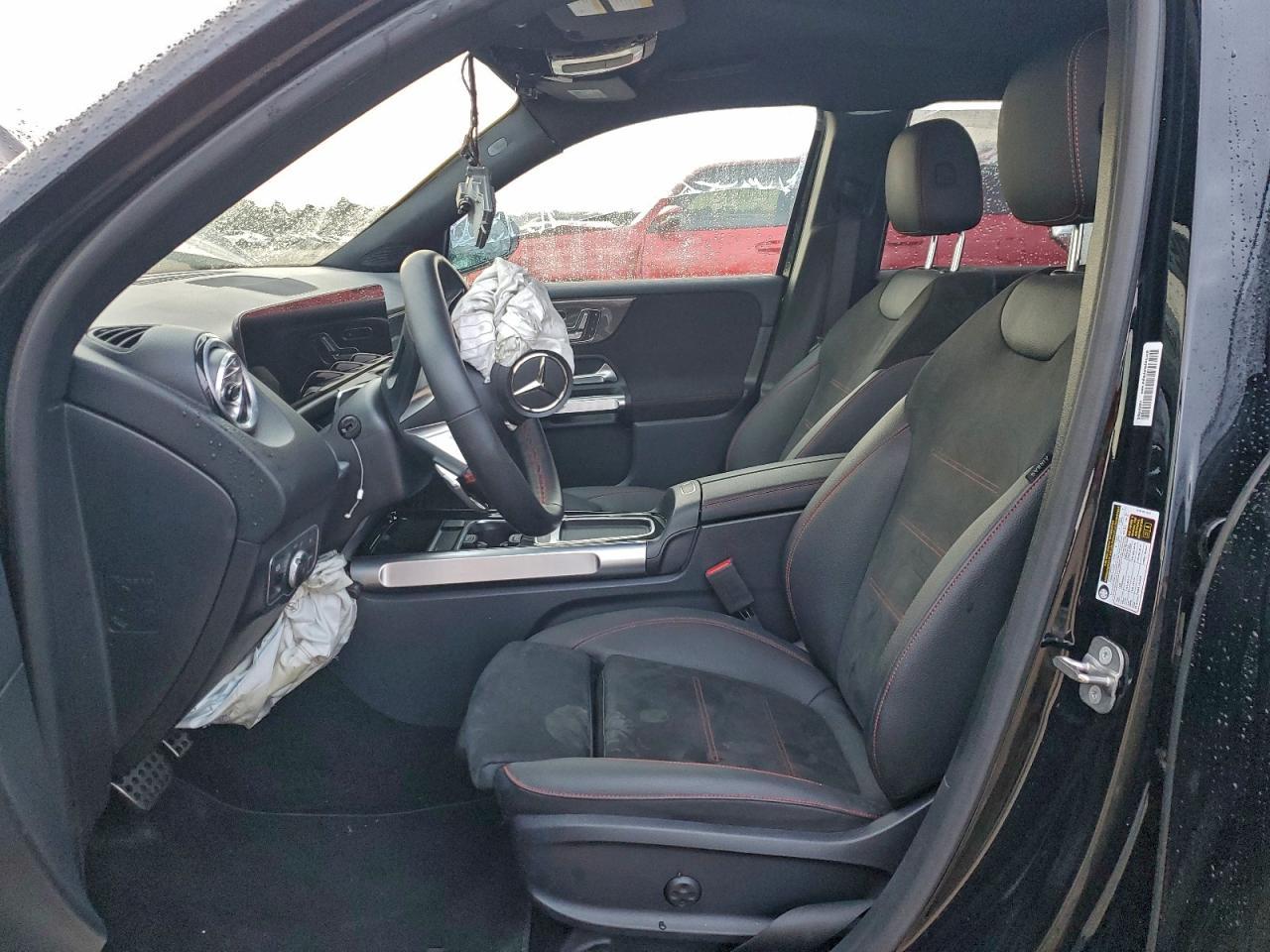 2025 Mercedes-Benz Glb 250 - Image 7