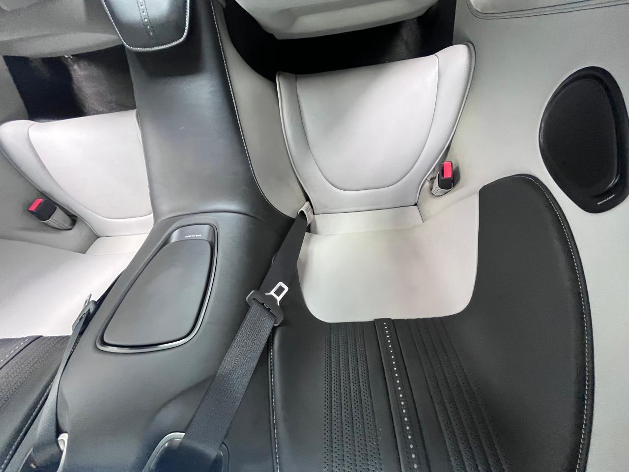 2017 Aston Martin Db11 - Фото 6