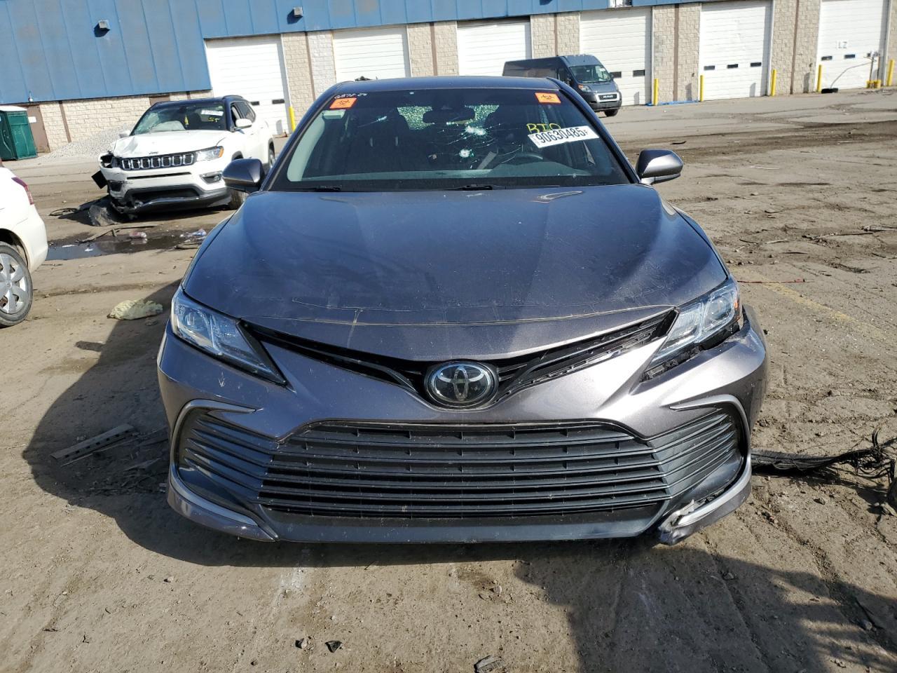 2023 Toyota Camry Le - Фото 5