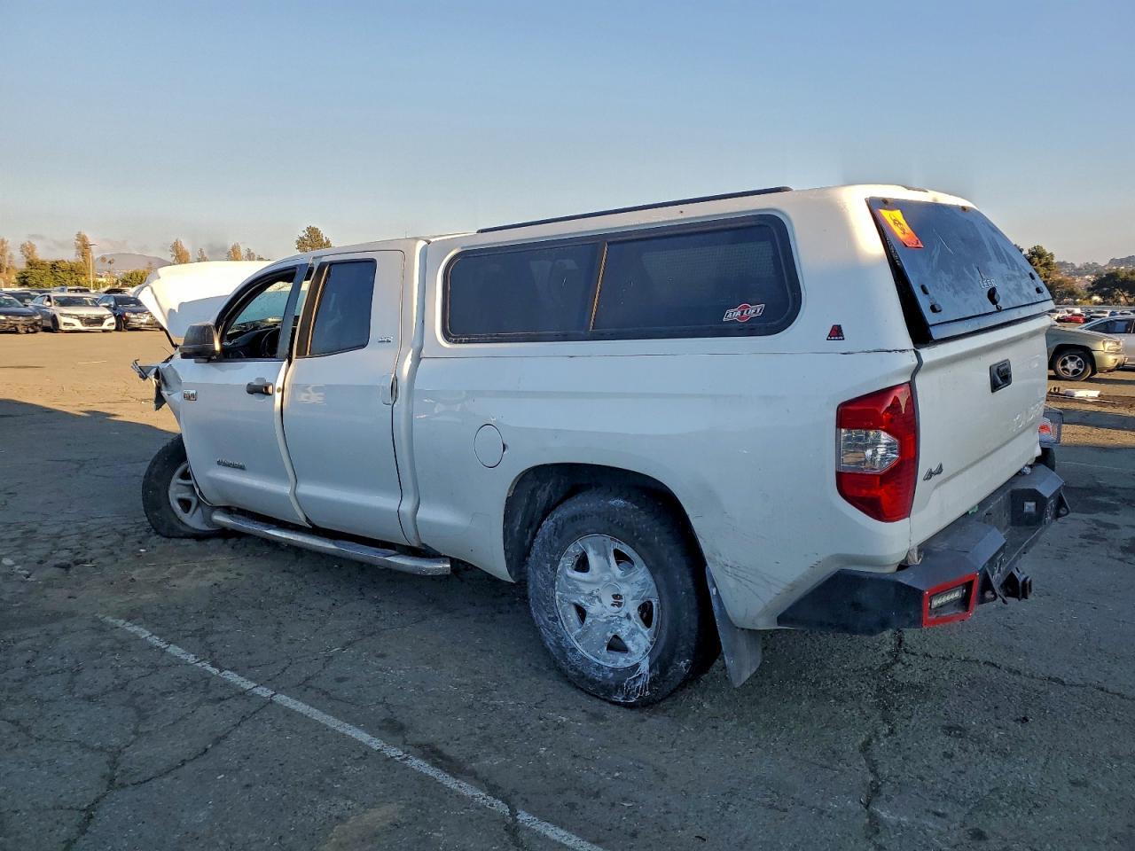 2017 Toyota Tundra Double Cab Sr - Фото 2