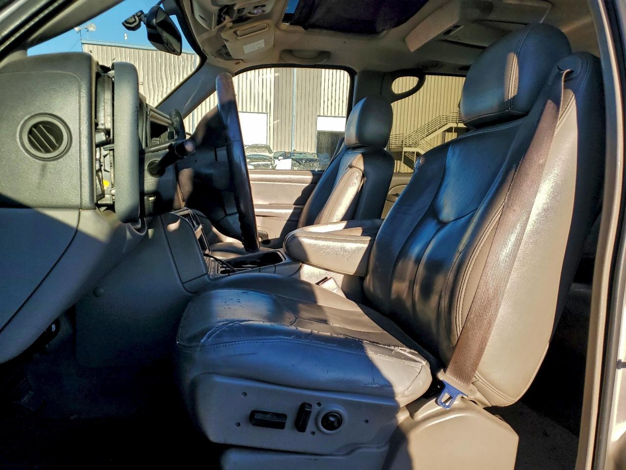 2005 Chevrolet Suburban C1500 - Фото 7