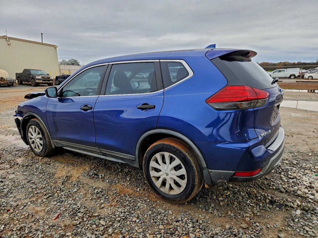 2017 Nissan Rogue S - Фото 2