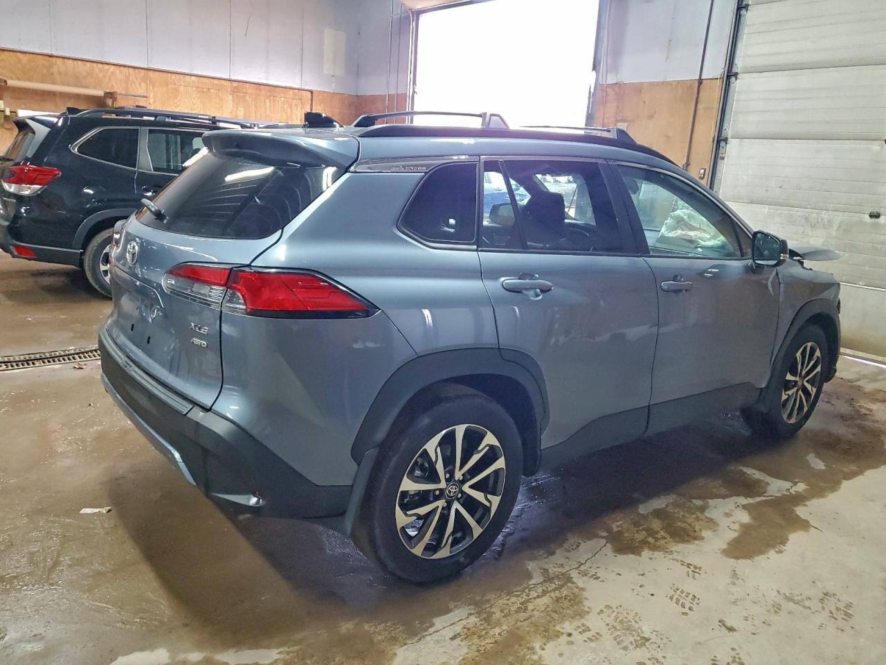 2025 Toyota Corolla Cross Xle - Фото 3