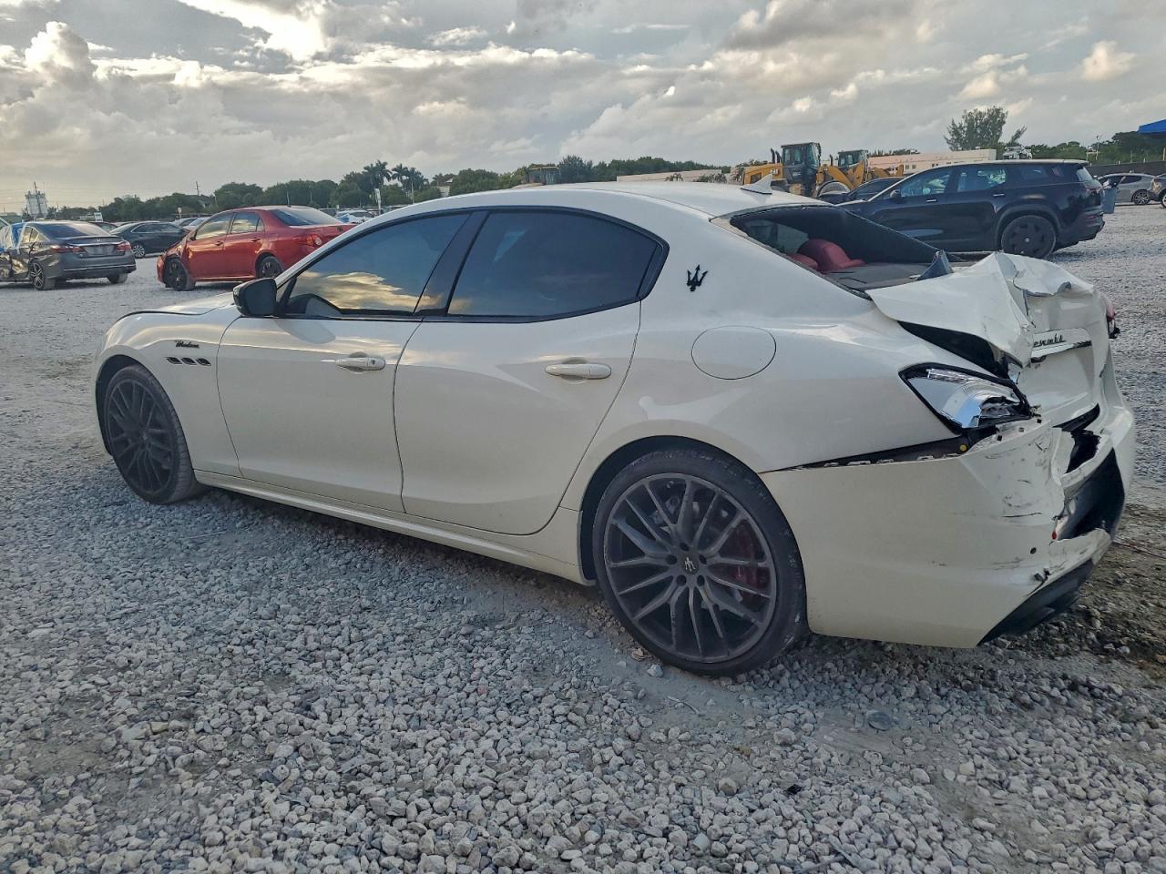 2023 Maserati Ghibli Modena - Фото 2