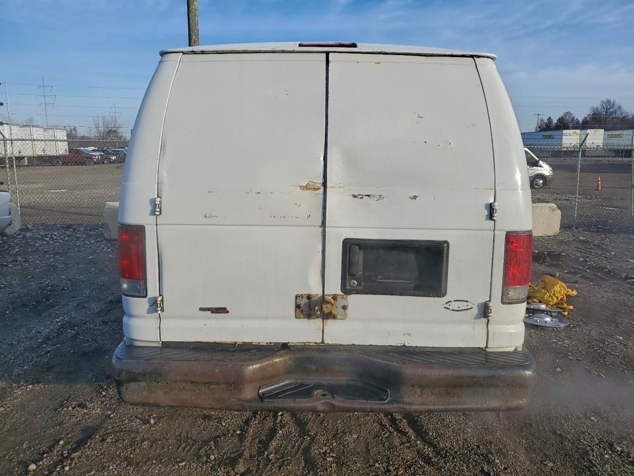 2013 Ford Econoline E150 Van - Фото 6
