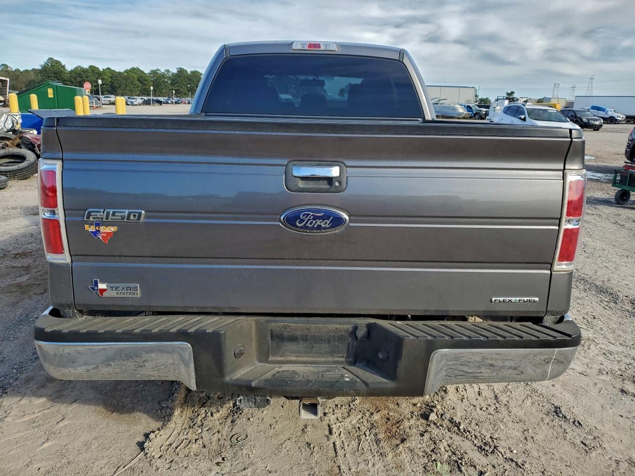 2014 Ford F150 Super Cab - Фото 6