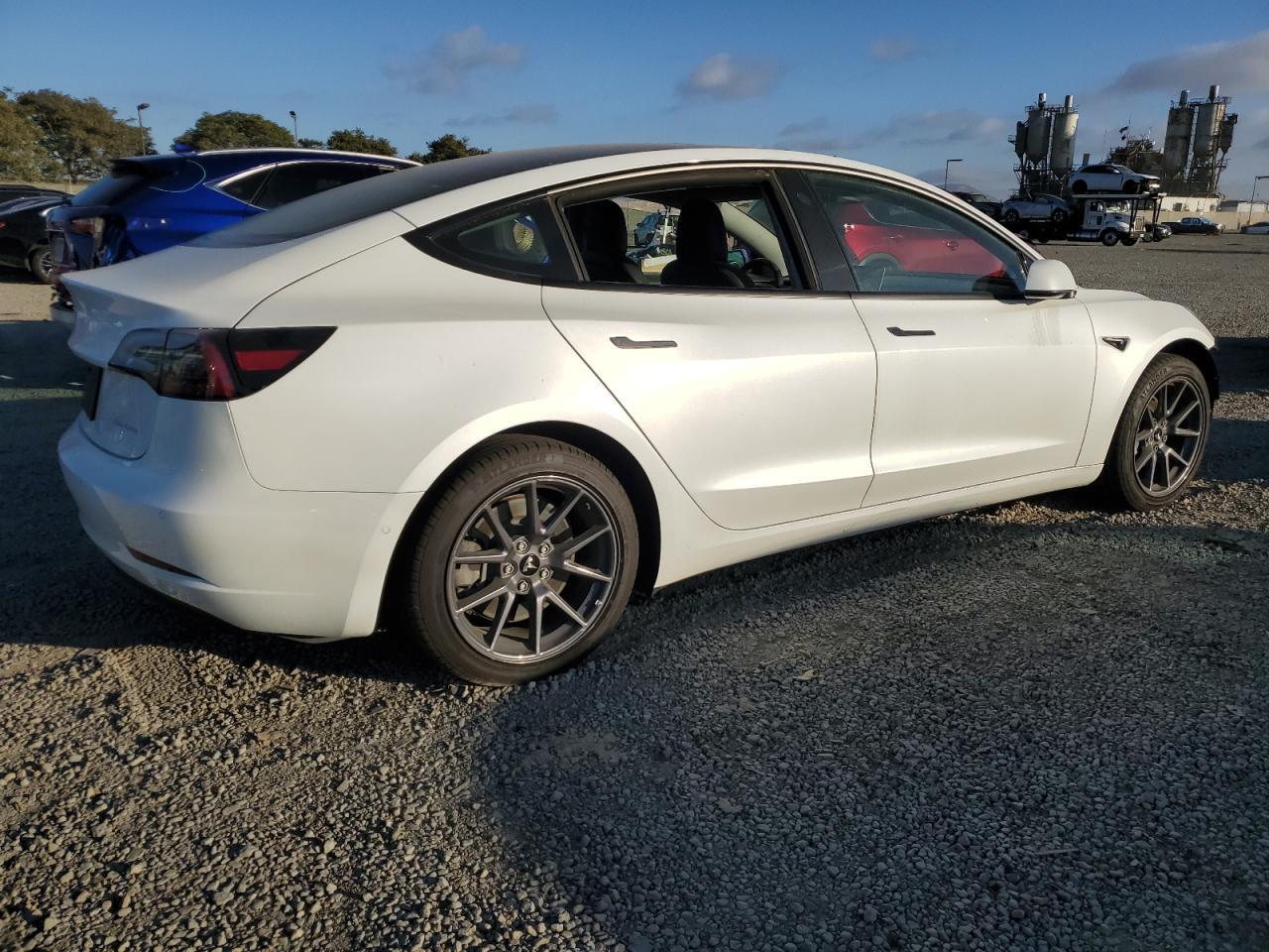 2022 Tesla Model 3 - Фото 3