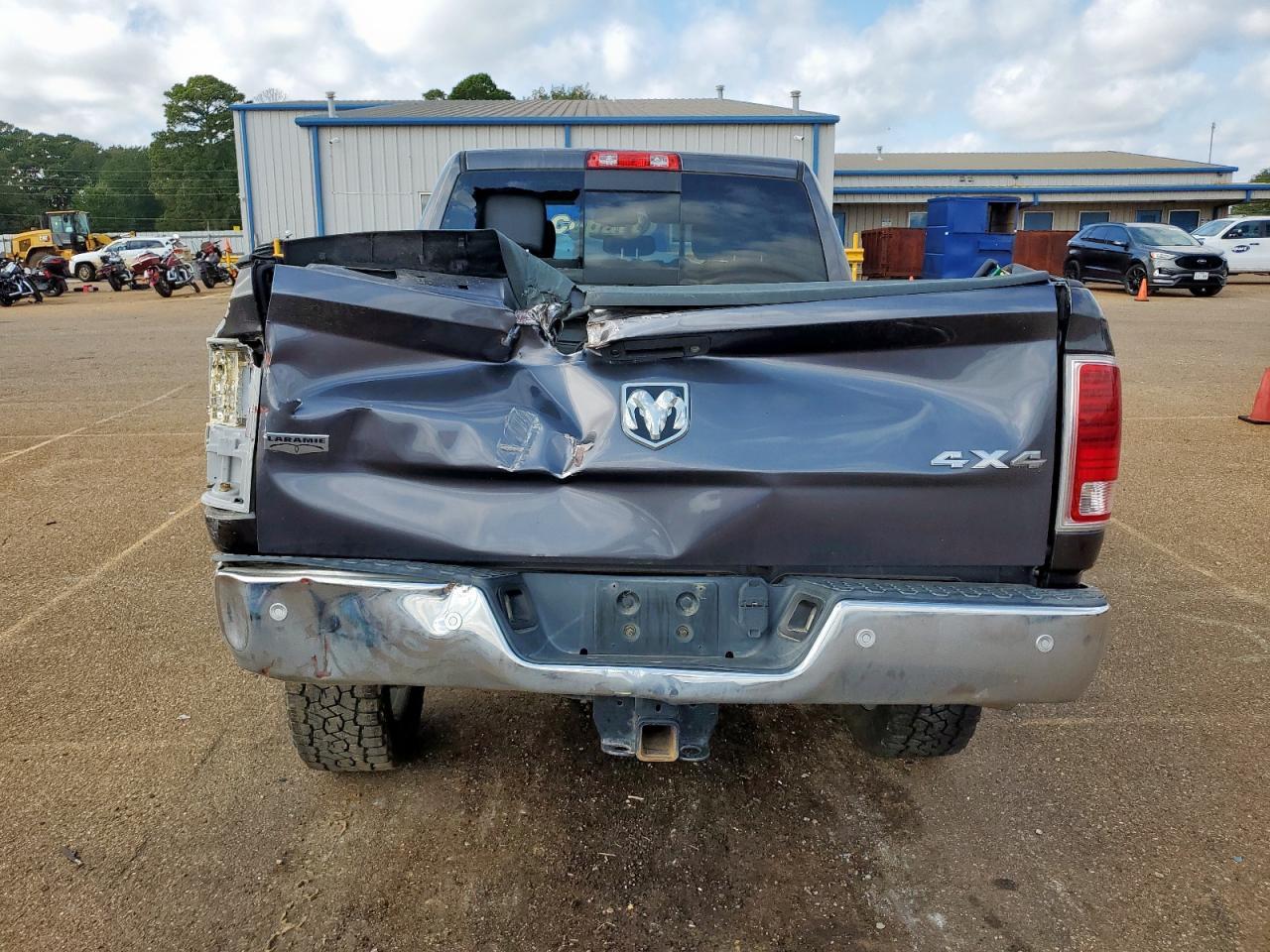 2016 Ram 2500 Laramie - Фото 6