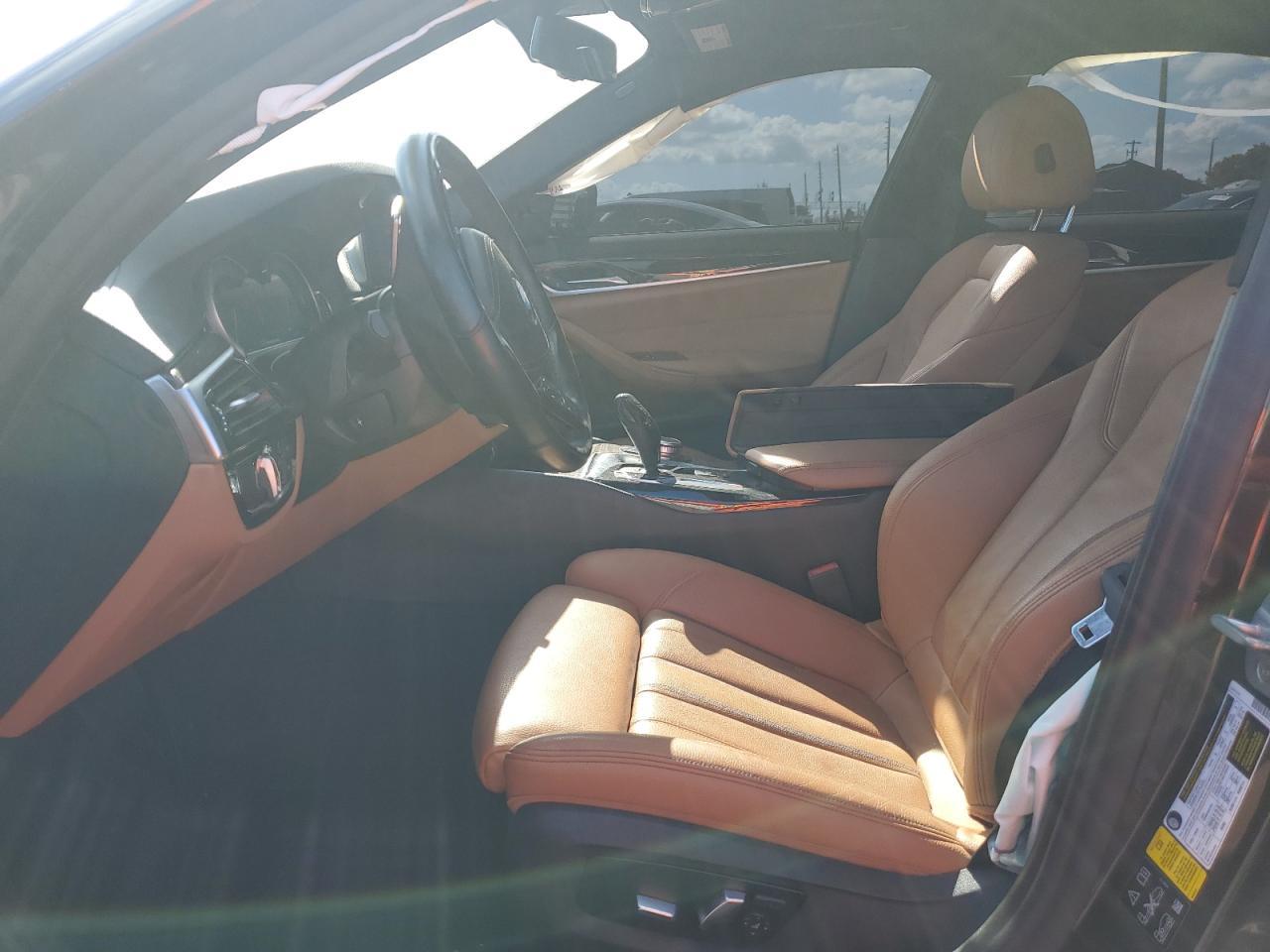 2019 BMW 530 Xi - Image 7