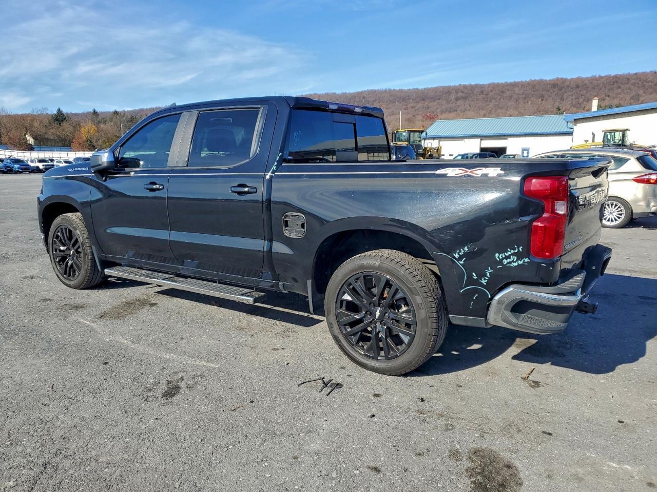 2019 Chevrolet Silverado K1500 Lt - Image 2