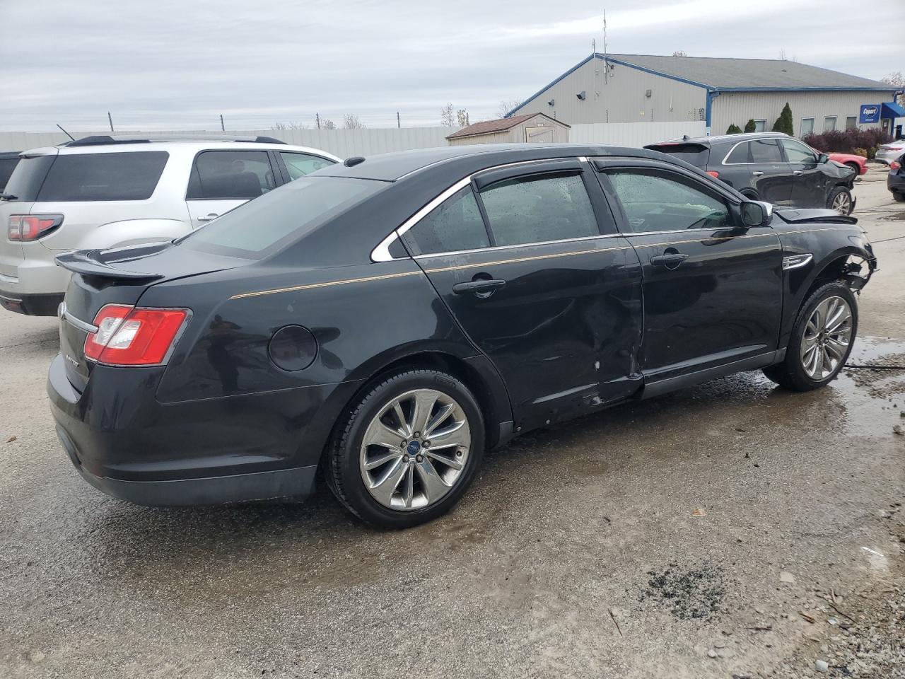 2010 Ford Taurus Limited - Image 3