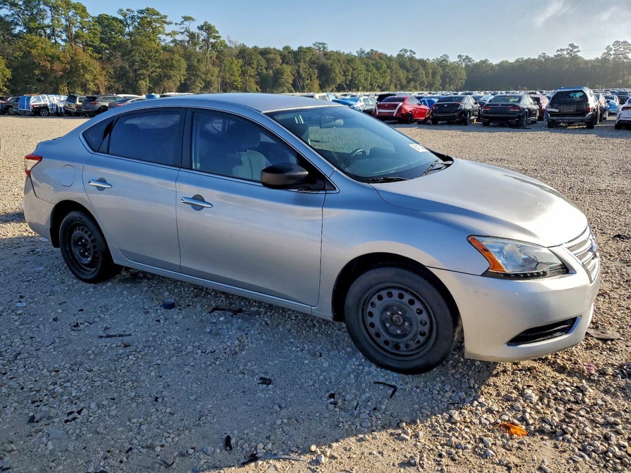 2015 Nissan Sentra S - Фото 4
