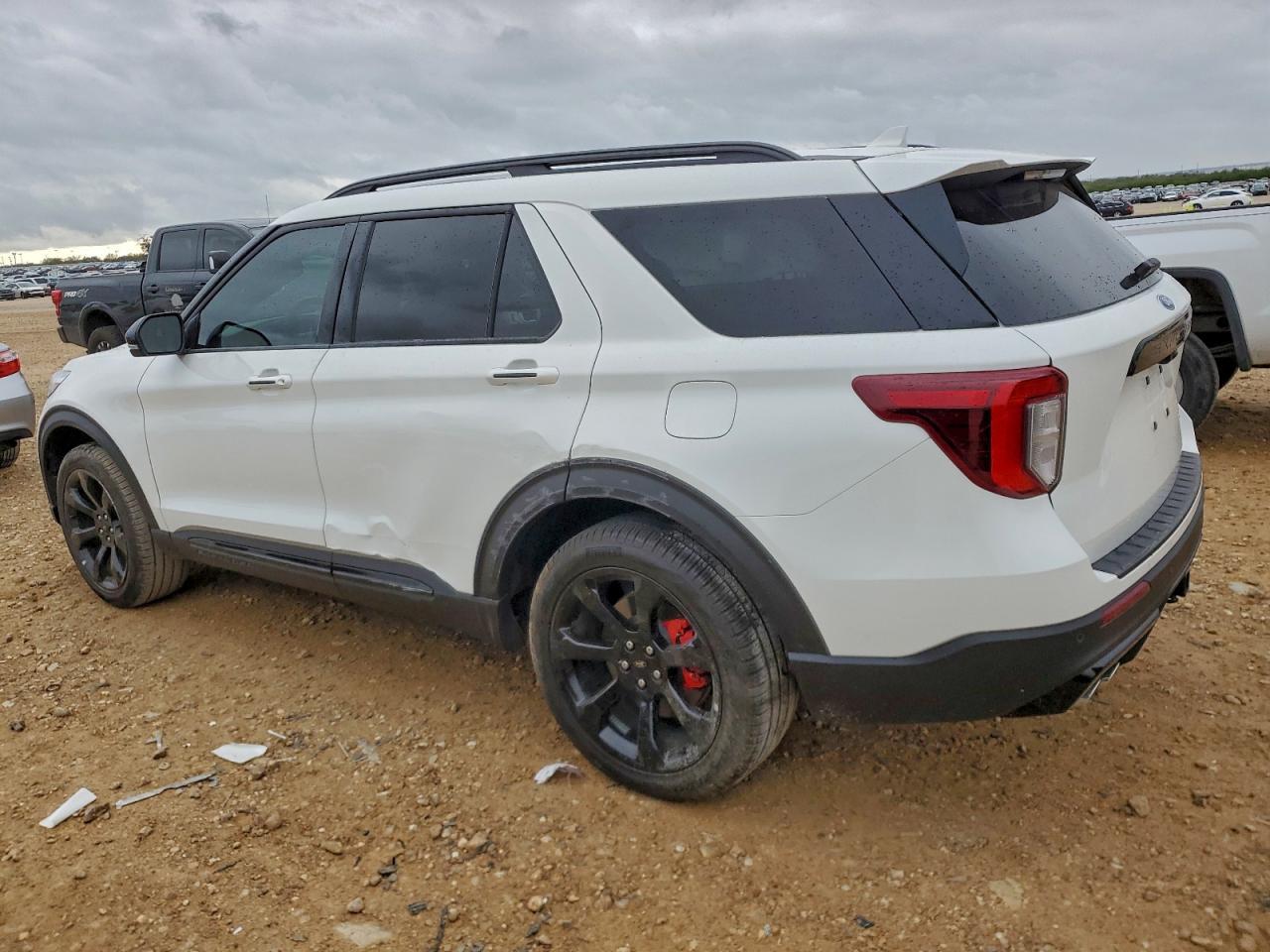2023 Ford Explorer St - Image 2