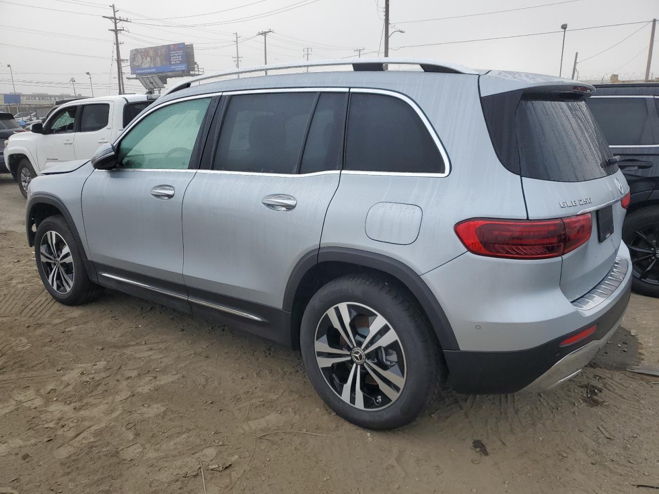 2025 Mercedes-Benz Glb 250 - Фото 2