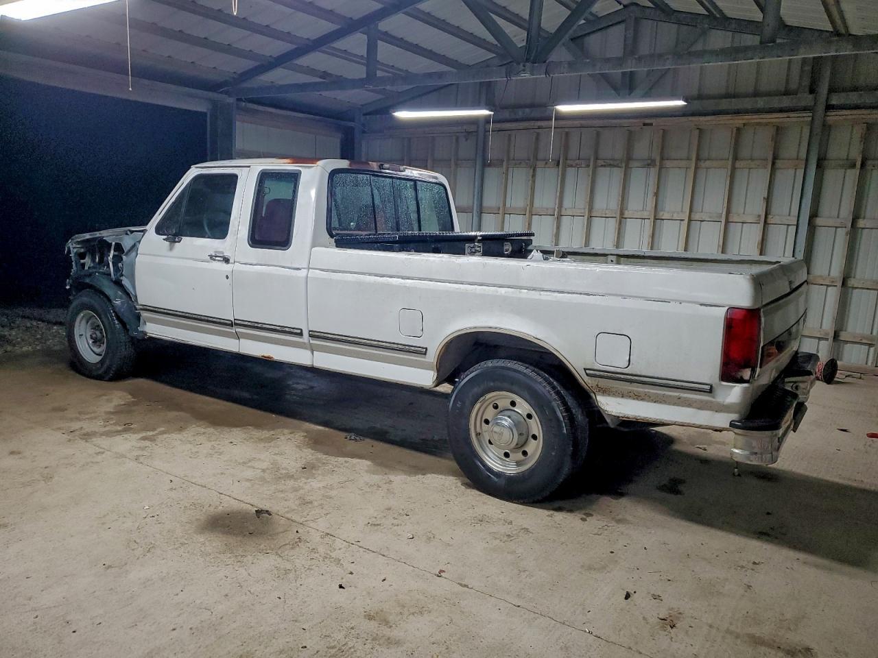 1995 Ford F250 - Image 2
