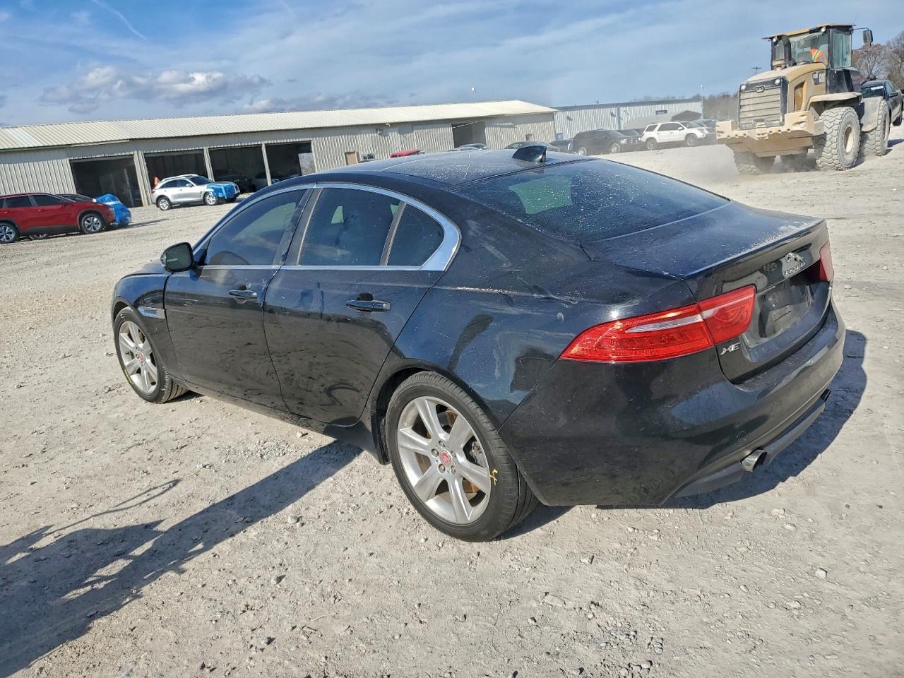 2017 Jaguar Xe Prestige - Фото 2