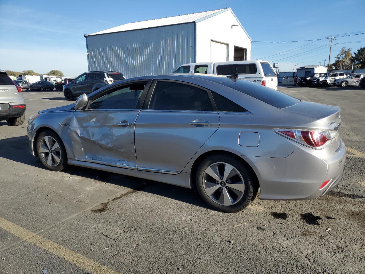 2012 Hyundai Sonata Hybrid - Image 2