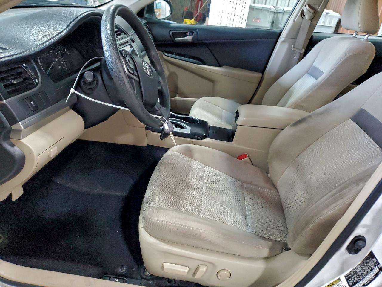 2014 Toyota Camry L - Фото 7