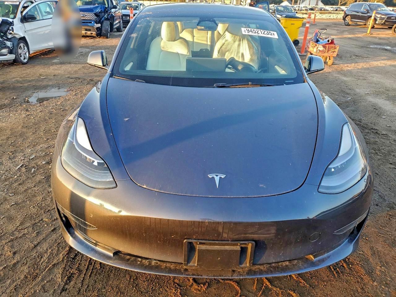 2023 Tesla Model 3 - Image 5