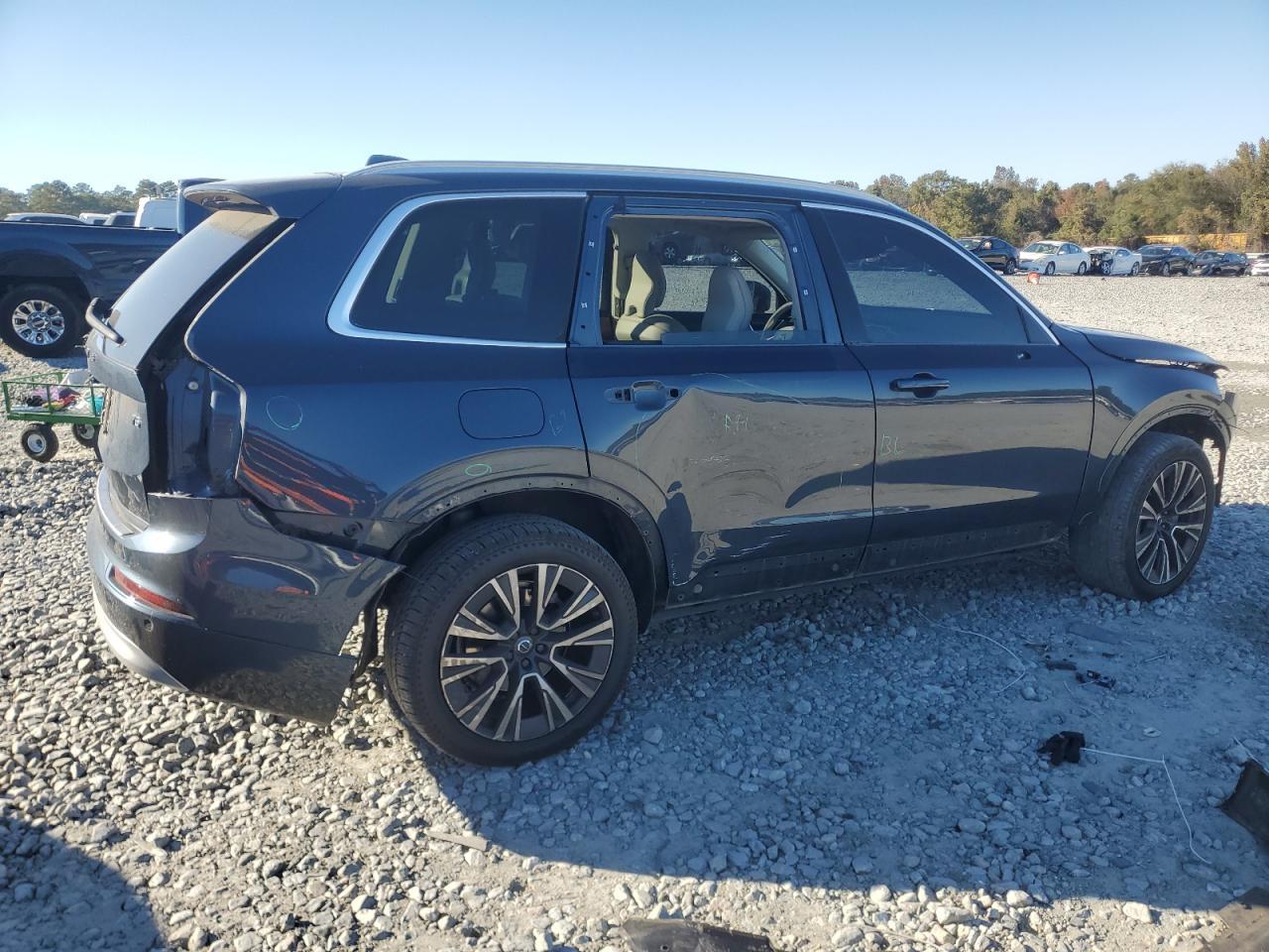 2022 Volvo Xc90 T5 Momentum - Image 3
