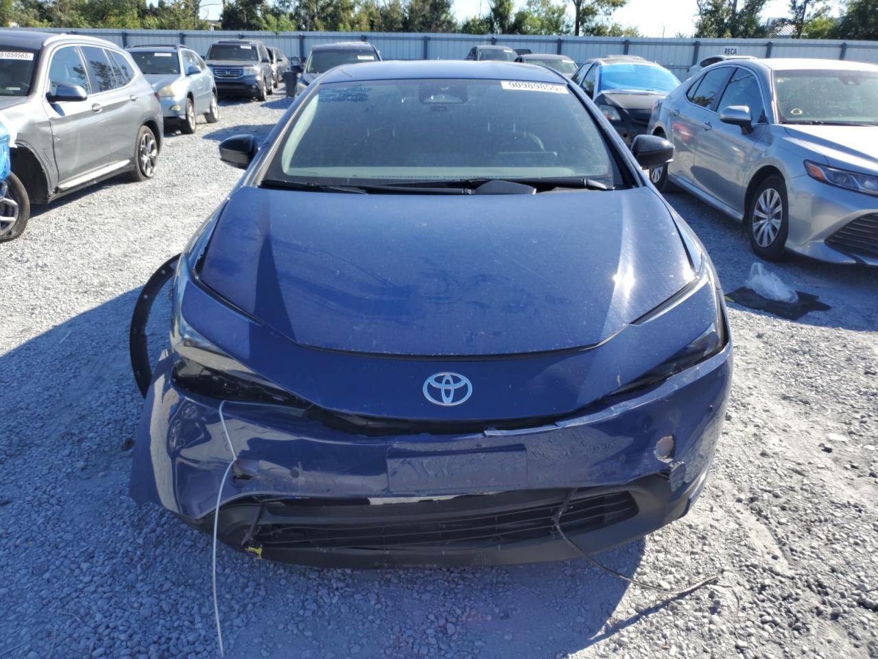 2024 Toyota Prius Le - Image 5
