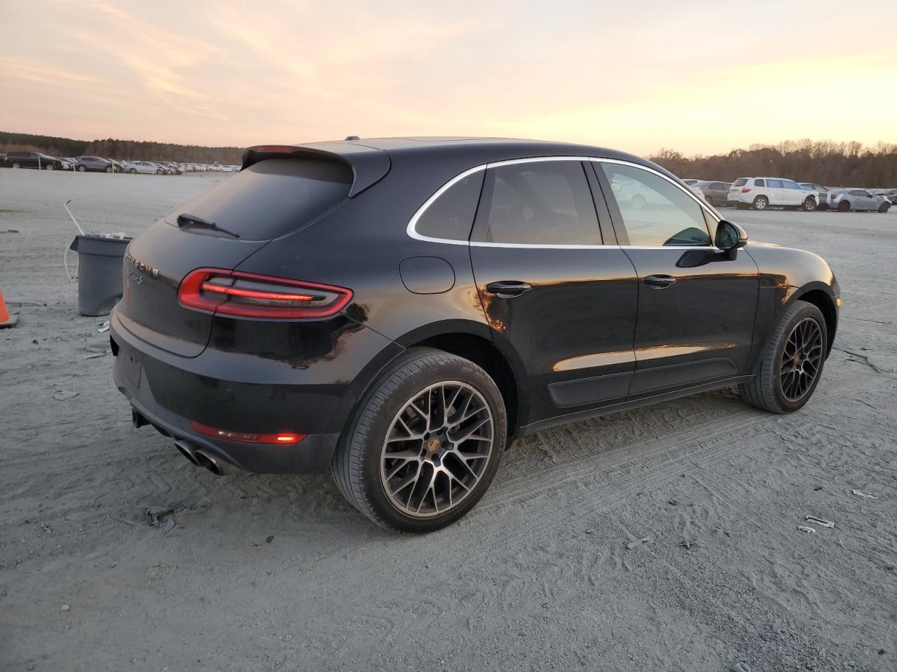 2017 Porsche Macan S - Image 3