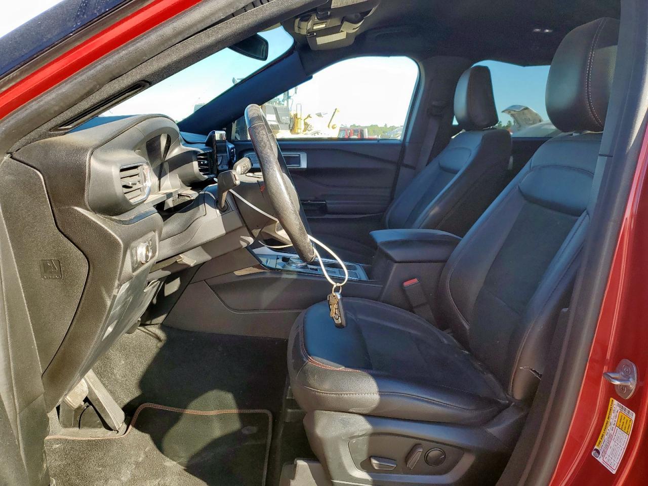 2022 Ford Explorer St-Line - Image 7