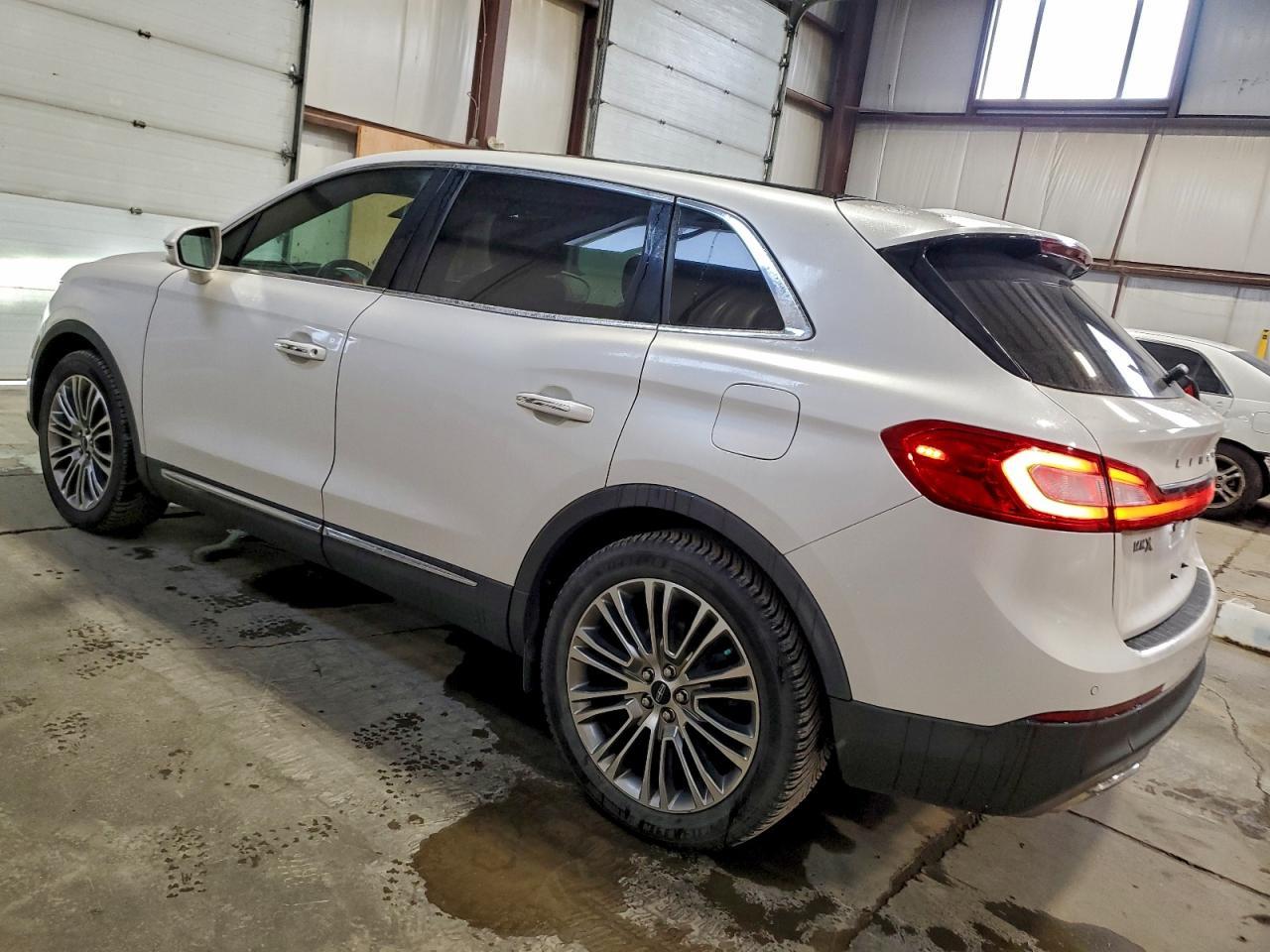 2016 Lincoln Mkx Reserve - Image 2