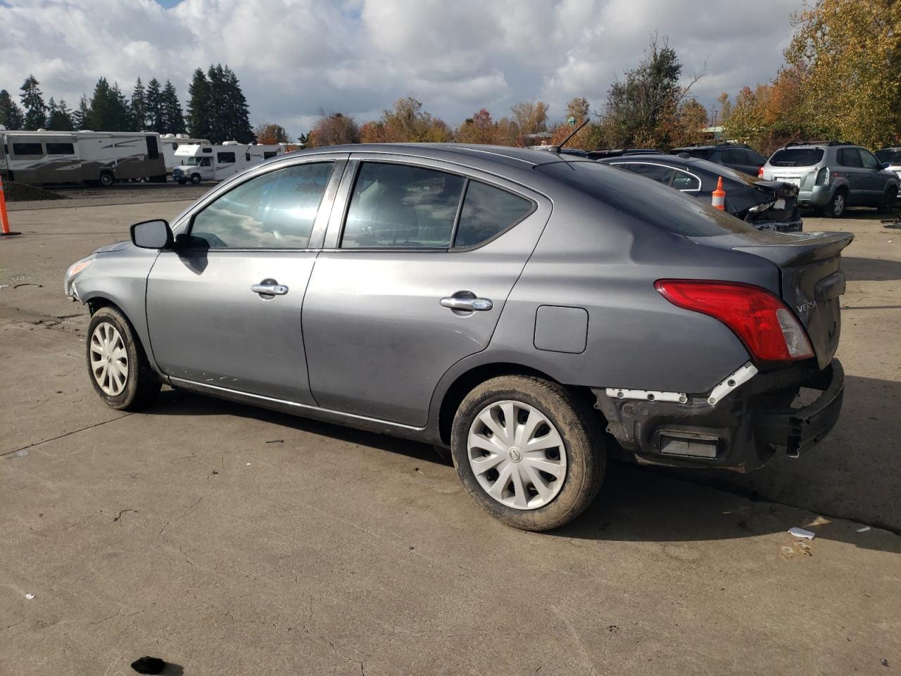 2019 Nissan Versa S - Фото 2