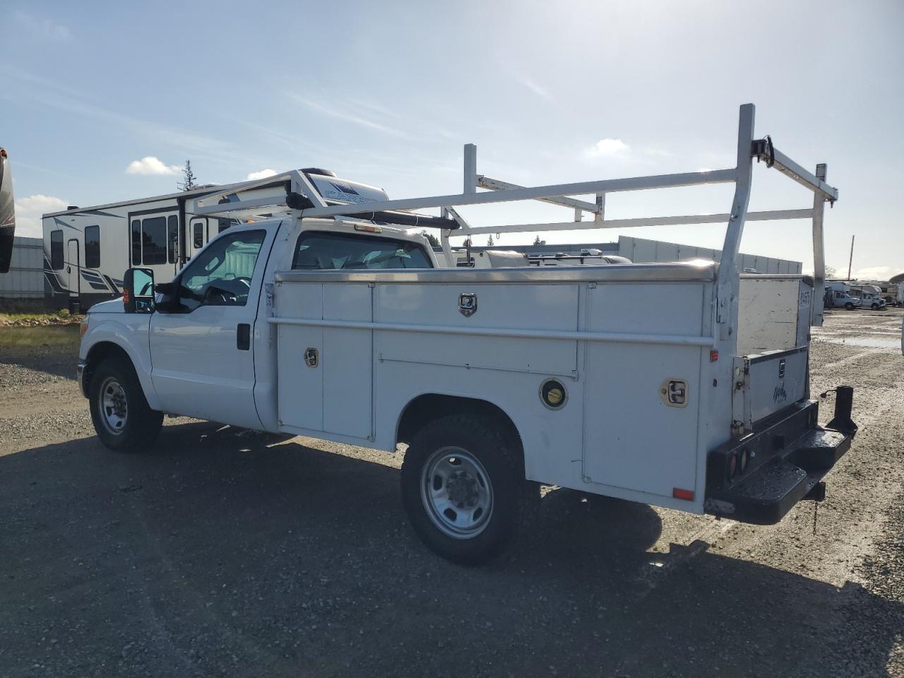 2015 Ford F350 Super Duty - Фото 2