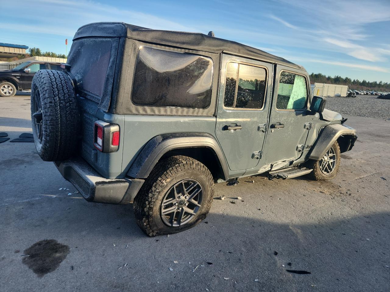 2025 Jeep Wrangler Sport - Фото 3