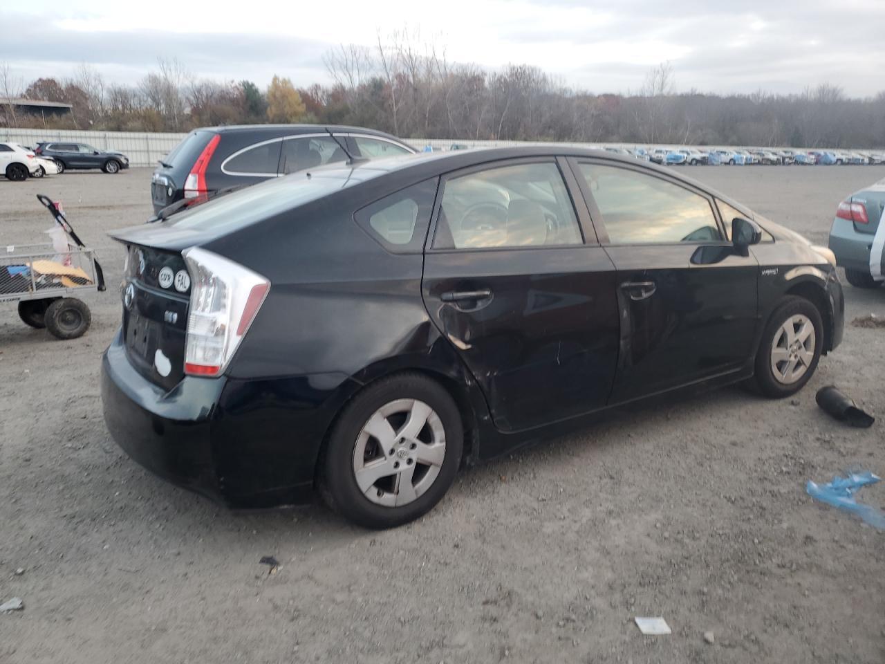 2011 Toyota Prius Two - Фото 3