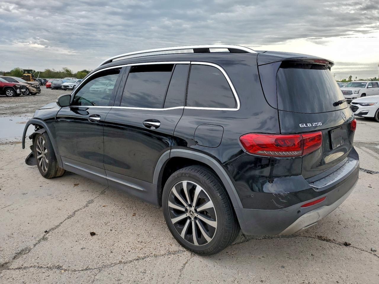 2021 Mercedes-Benz Glb 250 - Image 2