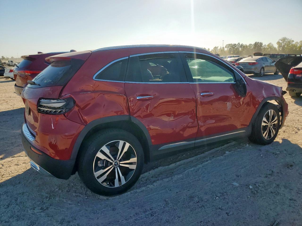 2025 Mercedes-Benz Gla 250 - Image 3