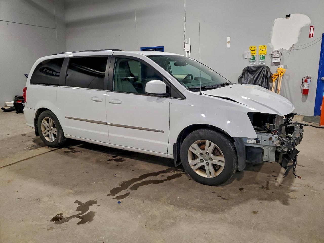 2016 Dodge Grand Caravan Crew - Image 4