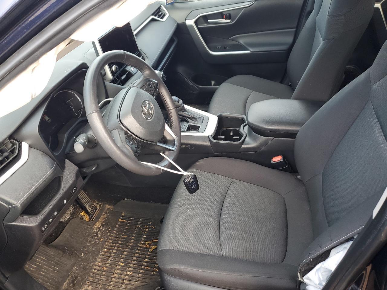 2025 Toyota Rav4 Xle - Image 7