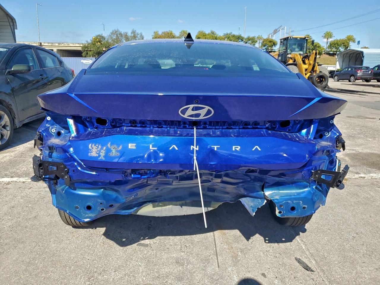 2025 Hyundai Elantra Se - Фото 6