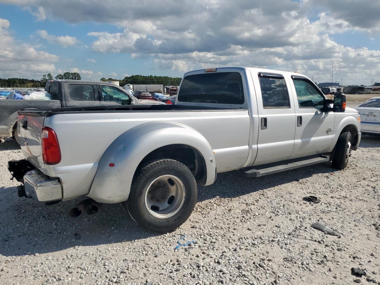 2015 Ford F350 Super Duty - Фото 3