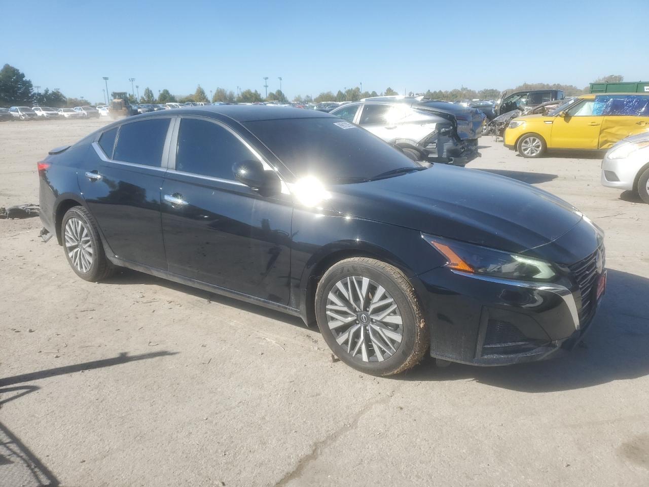 2024 Nissan Altima Sv - Image 4