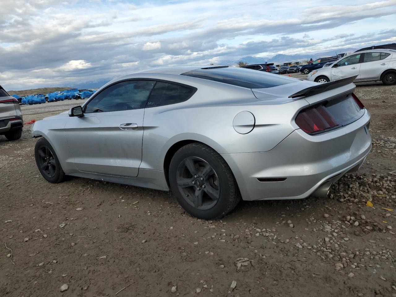 2015 Ford Mustang - Фото 2