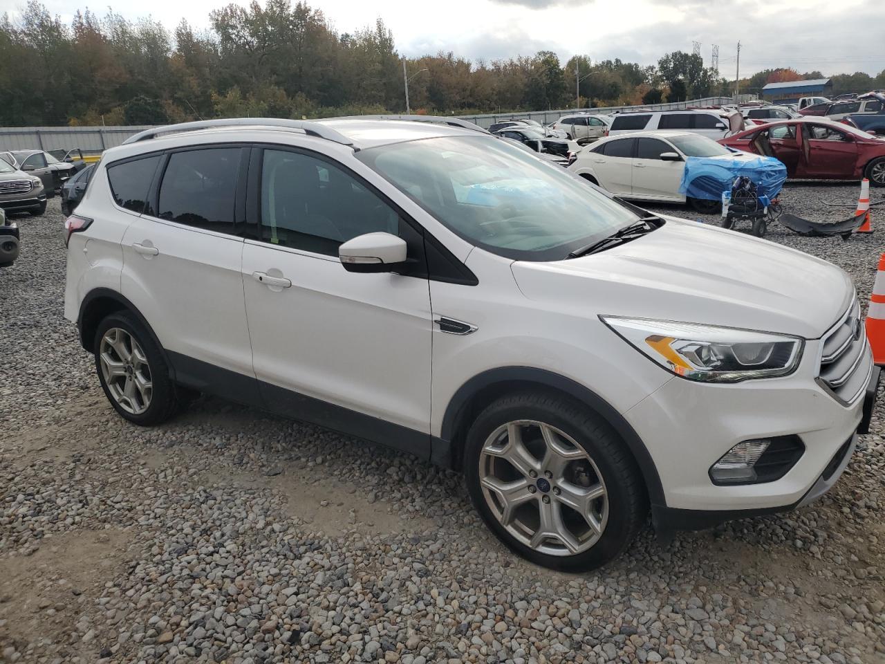 2017 Ford Escape Titanium - Image 4
