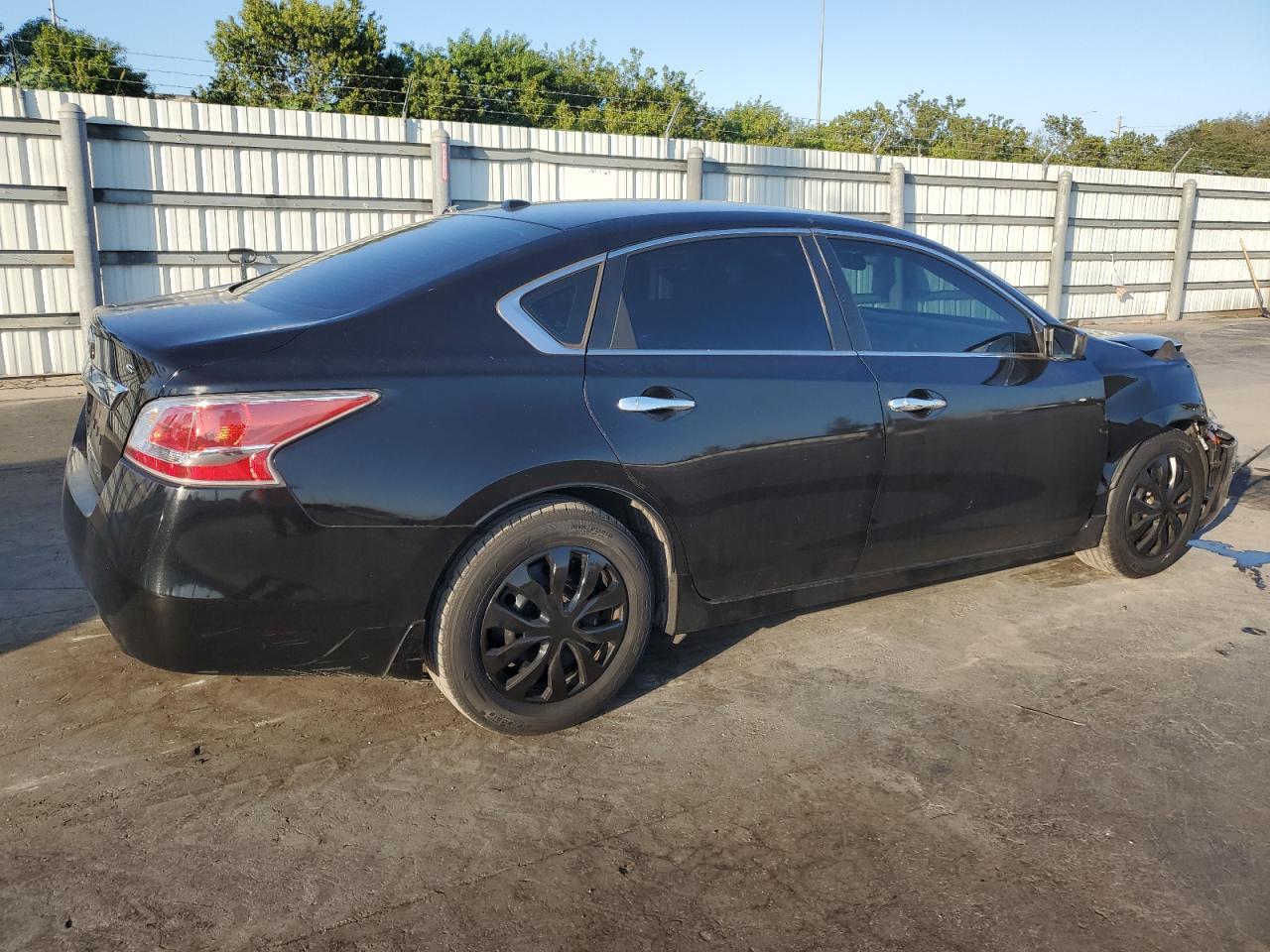 2015 Nissan Altima 2.5 - Фото 3