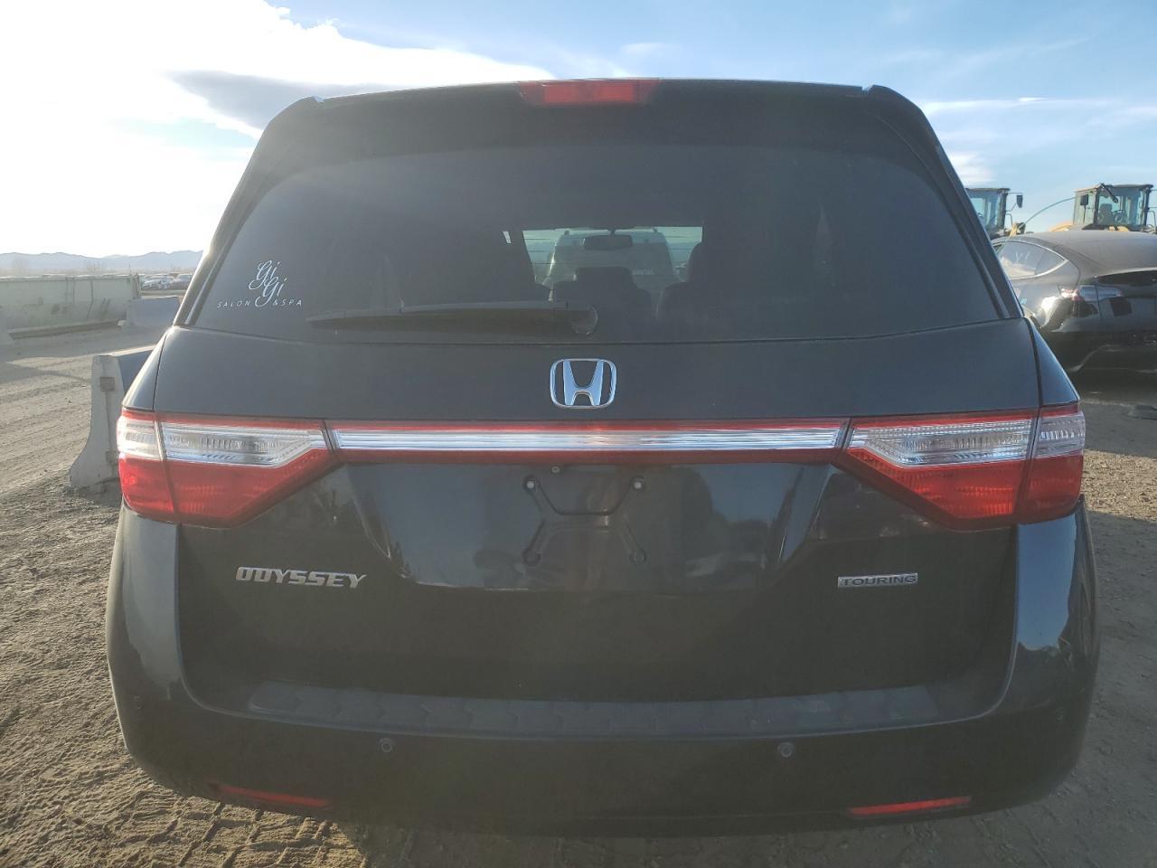 2011 Honda Odyssey Touring - Image 6