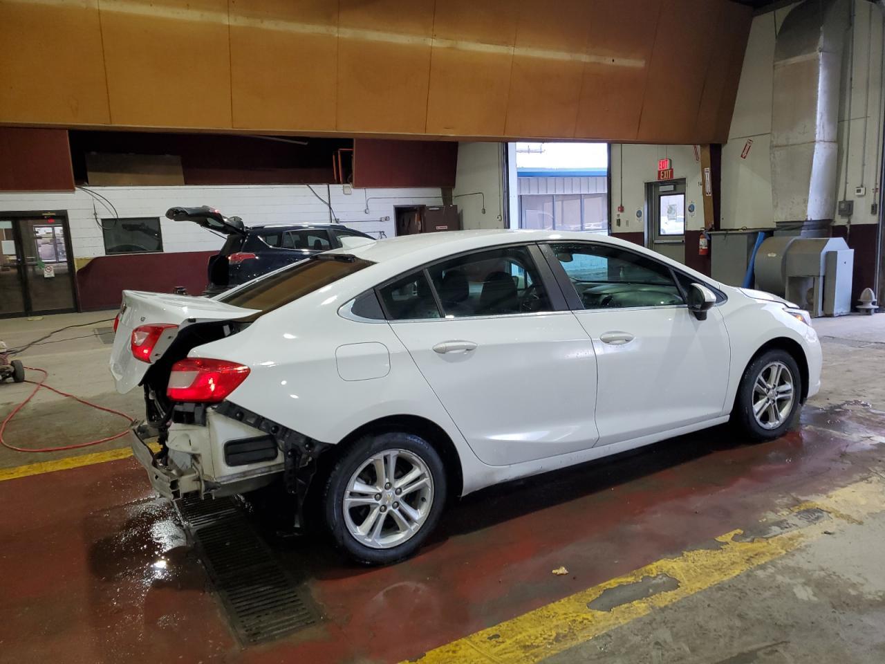 2017 Chevrolet Cruze Lt - Image 3