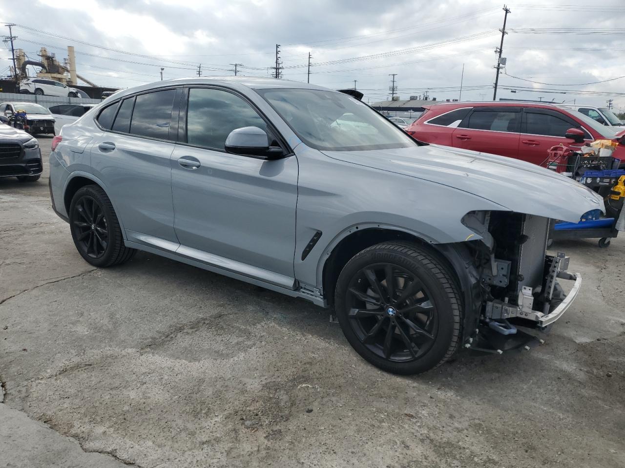 2025 BMW X4 xDrive30I - Фото 4