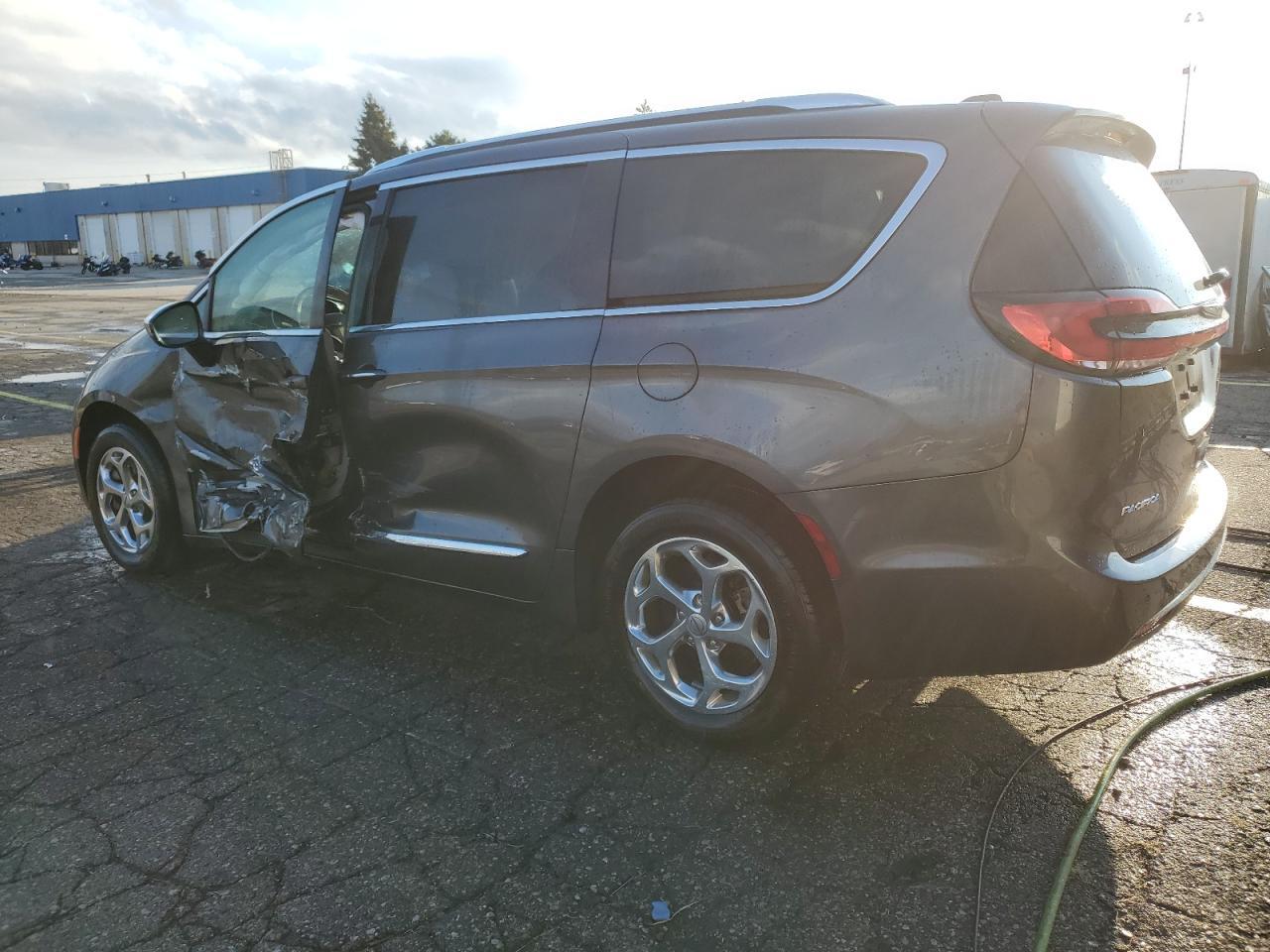 2021 Chrysler Pacifica Limited - Фото 2