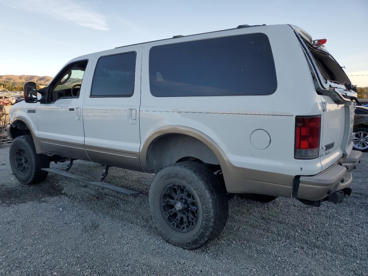 2004 Ford Excursion Eddie Bauer - Image 2